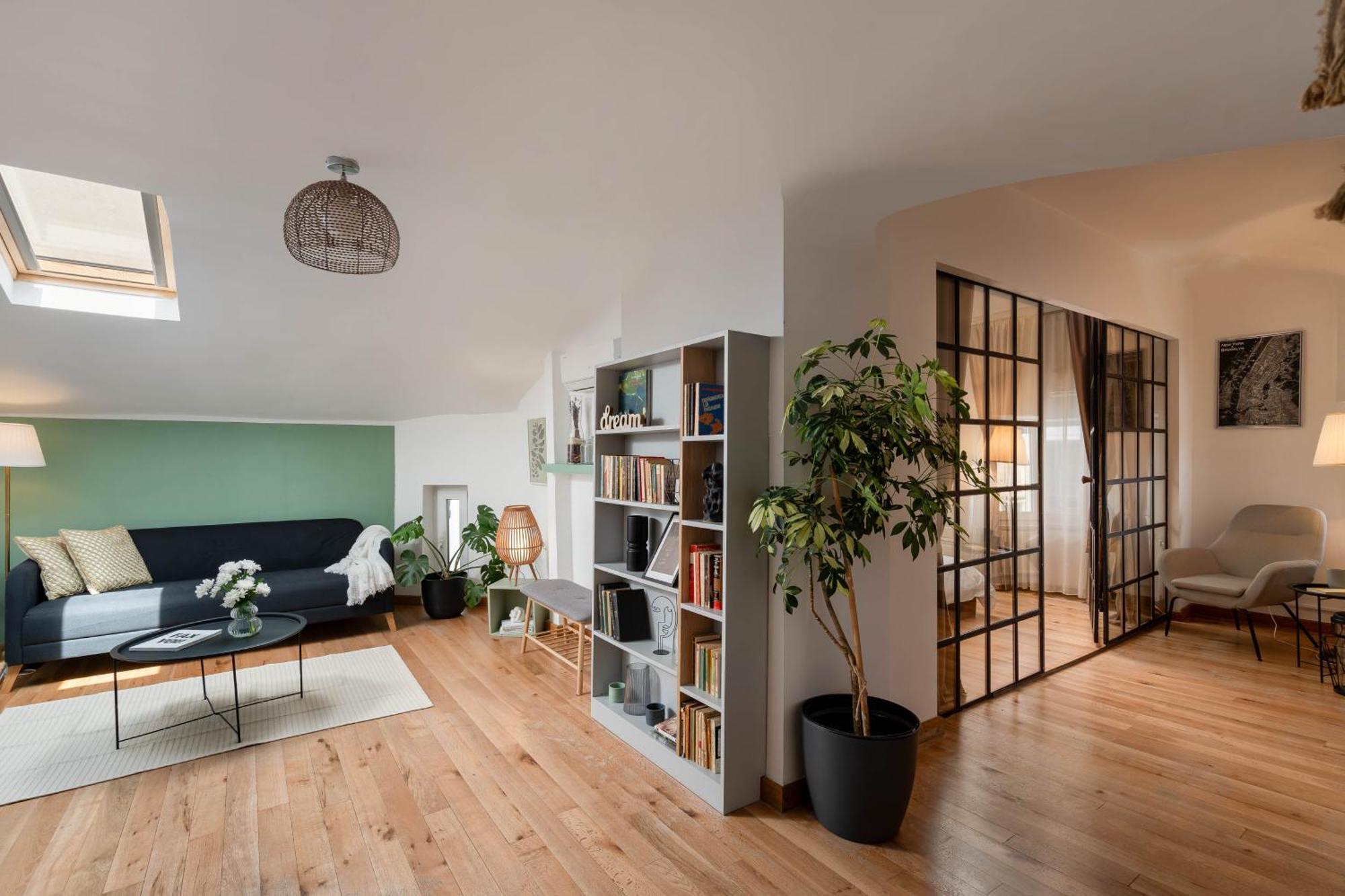 Downtown Home With Terrace By Urbanesq Бухарест Экстерьер фото